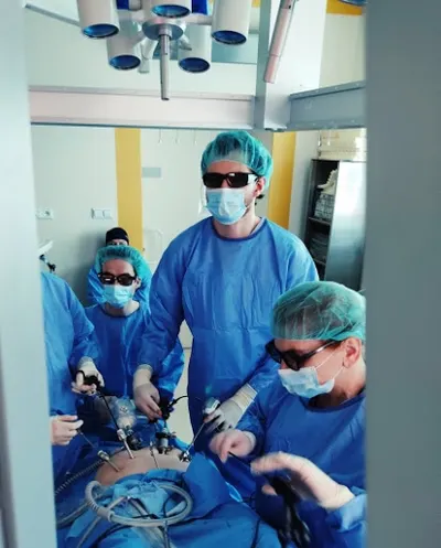 lek. Omar Tayara, Urolog